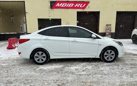 Hyundai Solaris II рестайлинг, 2016 год, 800 000 рублей, 4 фотография