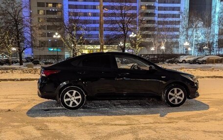 Hyundai Solaris II рестайлинг, 2017 год, 889 000 рублей, 1 фотография