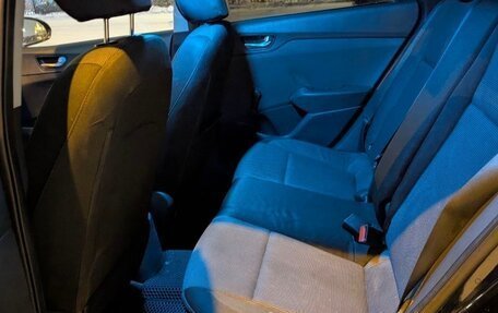 Hyundai Solaris II рестайлинг, 2017 год, 889 000 рублей, 8 фотография