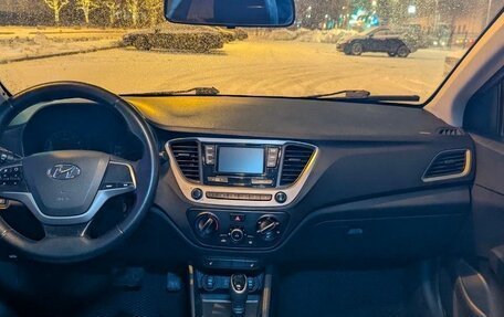 Hyundai Solaris II рестайлинг, 2017 год, 889 000 рублей, 9 фотография