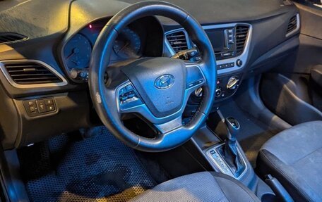 Hyundai Solaris II рестайлинг, 2017 год, 889 000 рублей, 10 фотография