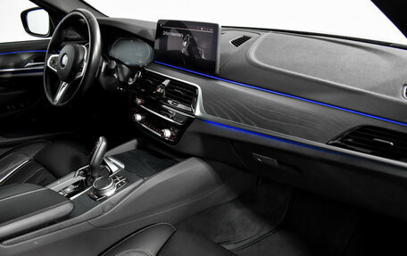 BMW 5 серия, 2020 год, 5 725 000 рублей, 21 фотография