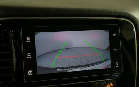 Mitsubishi Outlander III рестайлинг 3, 2018 год, 1 810 000 рублей, 14 фотография