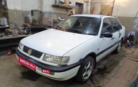 Volkswagen Passat B4, 1995 год, 125 000 рублей, 4 фотография