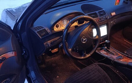 Mercedes-Benz E-Класс, 2003 год, 520 000 рублей, 5 фотография