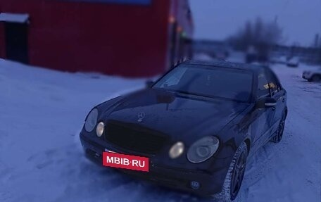 Mercedes-Benz E-Класс, 2003 год, 520 000 рублей, 4 фотография