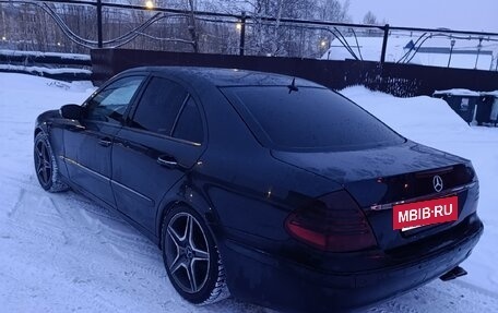 Mercedes-Benz E-Класс, 2003 год, 520 000 рублей, 3 фотография