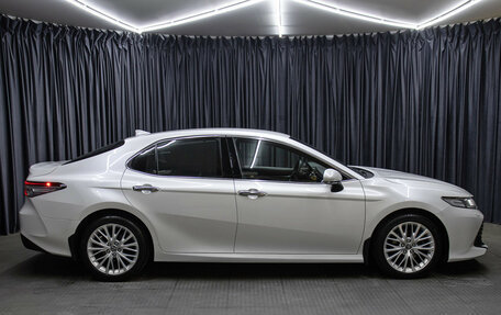 Toyota Camry, 2018 год, 3 598 000 рублей, 4 фотография