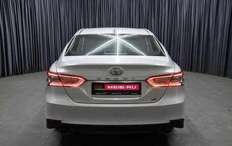 Toyota Camry, 2018 год, 3 598 000 рублей, 6 фотография