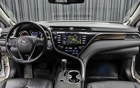 Toyota Camry, 2018 год, 3 598 000 рублей, 14 фотография