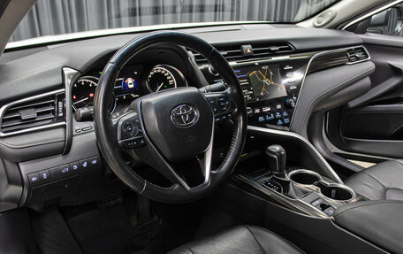 Toyota Camry, 2018 год, 3 598 000 рублей, 16 фотография