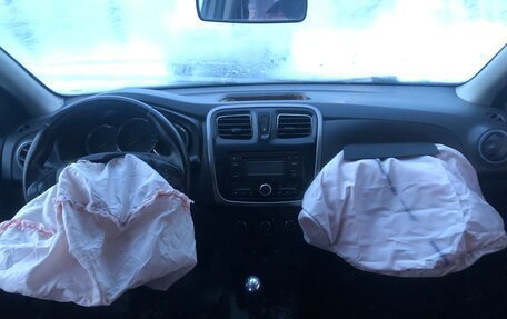 Renault Logan II, 2016 год, 249 999 рублей, 5 фотография