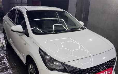 Hyundai Solaris II рестайлинг, 2020 год, 1 799 999 рублей, 2 фотография