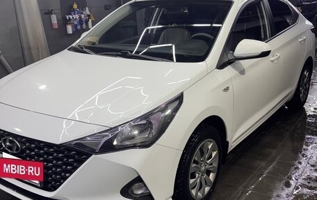 Hyundai Solaris II рестайлинг, 2020 год, 1 799 999 рублей, 6 фотография