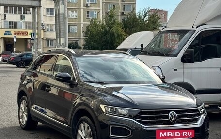 Volkswagen T-Roc I, 2021 год, 2 500 000 рублей, 4 фотография