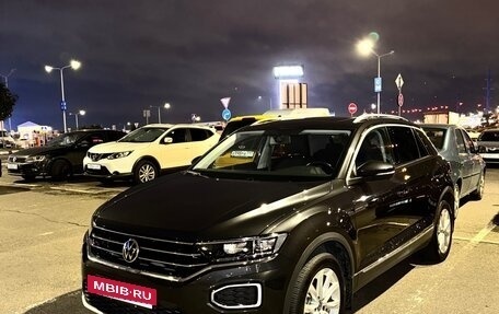 Volkswagen T-Roc I, 2021 год, 2 500 000 рублей, 3 фотография