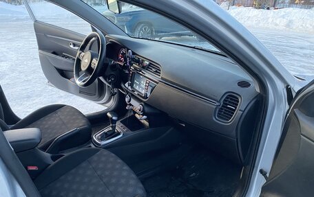 KIA Rio IV, 2019 год, 1 700 000 рублей, 10 фотография