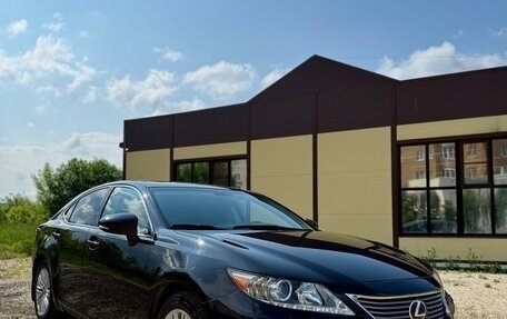 Lexus ES VII, 2014 год, 2 300 000 рублей, 2 фотография