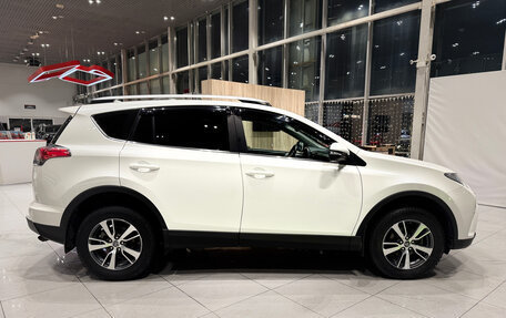Toyota RAV4, 2017 год, 2 150 000 рублей, 6 фотография