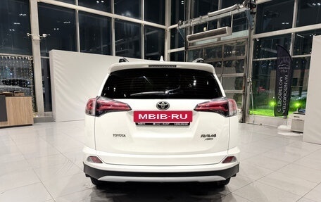 Toyota RAV4, 2017 год, 2 150 000 рублей, 4 фотография