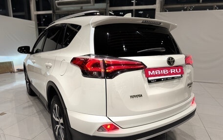 Toyota RAV4, 2017 год, 2 150 000 рублей, 32 фотография