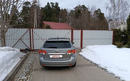 Toyota Avensis III рестайлинг, 2012 год, 830 000 рублей, 2 фотография