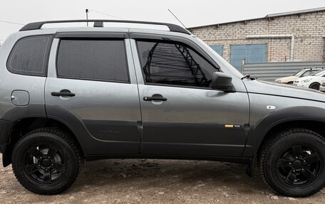 Chevrolet Niva I рестайлинг, 2015 год, 790 000 рублей, 4 фотография