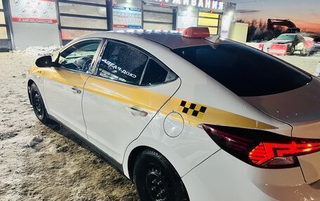 Hyundai Elantra VI рестайлинг, 2020 год, 1 000 000 рублей, 9 фотография