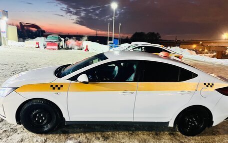 Hyundai Elantra VI рестайлинг, 2020 год, 1 000 000 рублей, 8 фотография