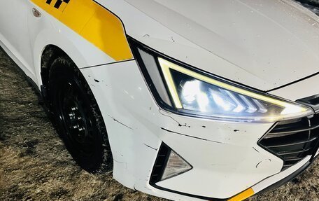 Hyundai Elantra VI рестайлинг, 2020 год, 1 000 000 рублей, 5 фотография