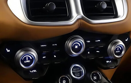 Aston Martin V12 Vantage, 2023 год, 33 300 000 рублей, 7 фотография