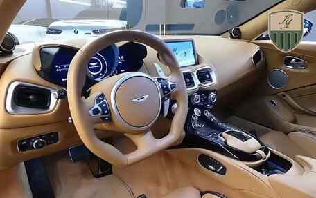 Aston Martin V12 Vantage, 2023 год, 33 300 000 рублей, 2 фотография