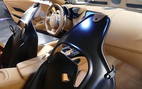 Aston Martin V12 Vantage, 2023 год, 33 300 000 рублей, 10 фотография