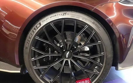 Aston Martin V12 Vantage, 2023 год, 33 300 000 рублей, 15 фотография