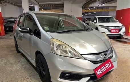 Honda Fit Shuttle I рестайлинг, 2015 год, 859 000 рублей, 3 фотография