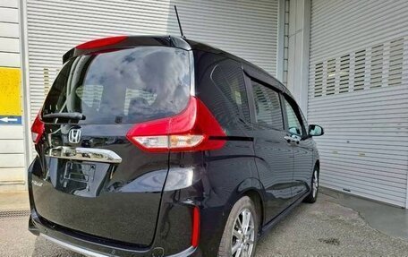Honda Freed II, 2022 год, 1 347 000 рублей, 6 фотография