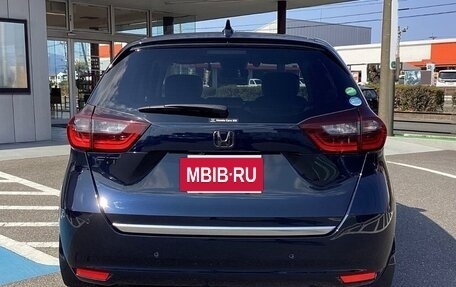 Honda Fit, 2021 год, 990 000 рублей, 6 фотография