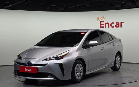 Toyota Prius IV XW50, 2021 год, 1 990 035 рублей, 1 фотография