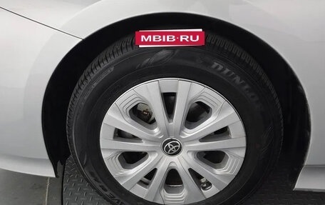 Toyota Prius IV XW50, 2021 год, 1 990 035 рублей, 5 фотография