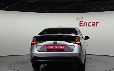 Toyota Prius IV XW50, 2021 год, 1 990 035 рублей, 4 фотография