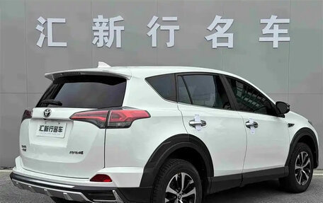 Toyota RAV4, 2018 год, 2 080 035 рублей, 6 фотография