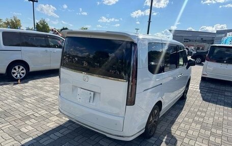 Honda Stepwgn, 2022 год, 1 750 000 рублей, 4 фотография