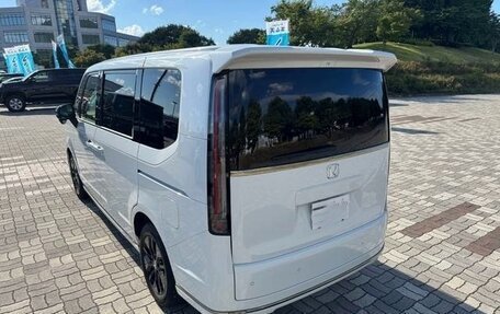 Honda Stepwgn, 2022 год, 1 750 000 рублей, 6 фотография