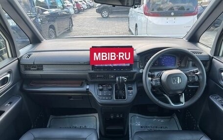 Honda Stepwgn, 2022 год, 1 750 000 рублей, 8 фотография