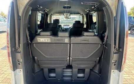 Honda Stepwgn, 2022 год, 1 750 000 рублей, 29 фотография