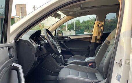 Volkswagen Tiguan II, 2020 год, 1 950 000 рублей, 6 фотография