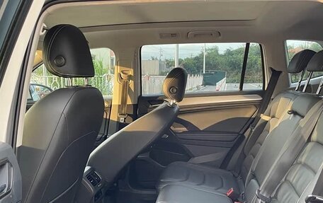 Volkswagen Tiguan II, 2020 год, 1 950 000 рублей, 8 фотография