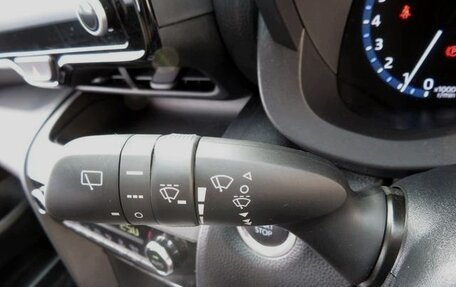 Toyota Yaris Cross, 2023 год, 1 507 000 рублей, 14 фотография