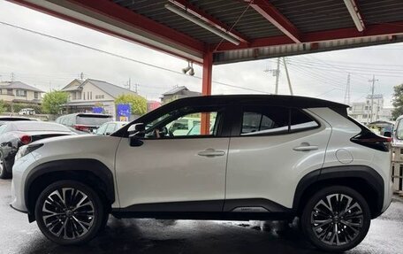 Toyota Yaris Cross, 2023 год, 1 593 000 рублей, 4 фотография