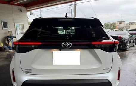 Toyota Yaris Cross, 2023 год, 1 593 000 рублей, 6 фотография